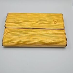 LOUIS VUITTON EPI LEATHER WALLET